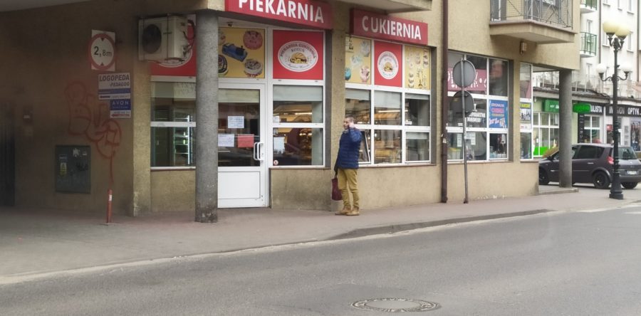 Budować, balować, a może zjadać zapasy zgromadzone na czas epidemii? Spostrzeżenia z pierwszych dni ?narodowej kwarantanny?